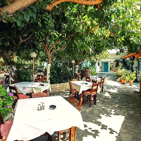 Julia Rethymno